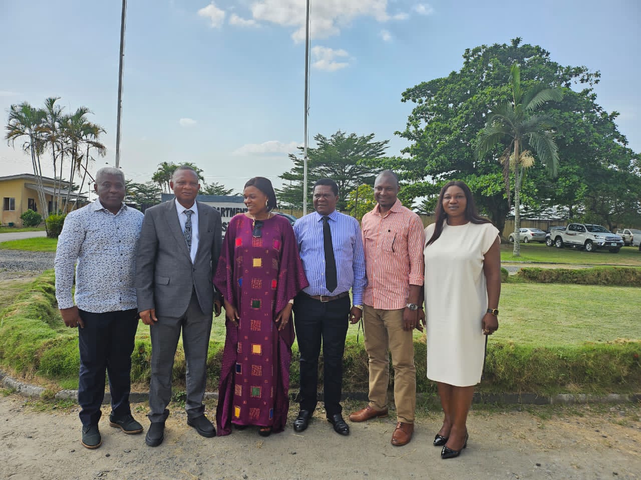 CRS COMMISSIONER FOR HUMANITARIAN AFFAIRS AND POVERTY ALLEVIATION VISITS DEPARTMENT OF STATE SERVICES, CRS COMMAND.